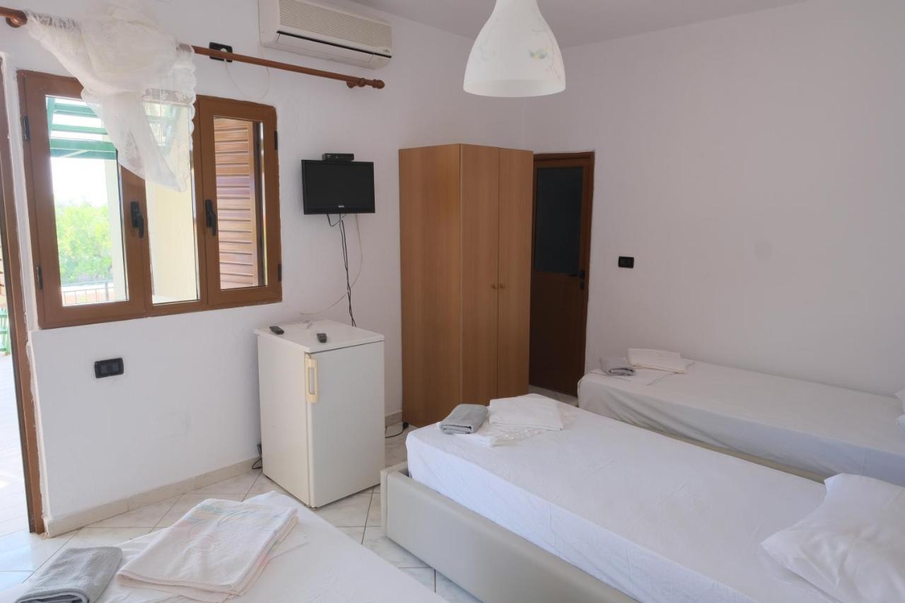 Mehilli Hotel Dhërmi Екстериор снимка