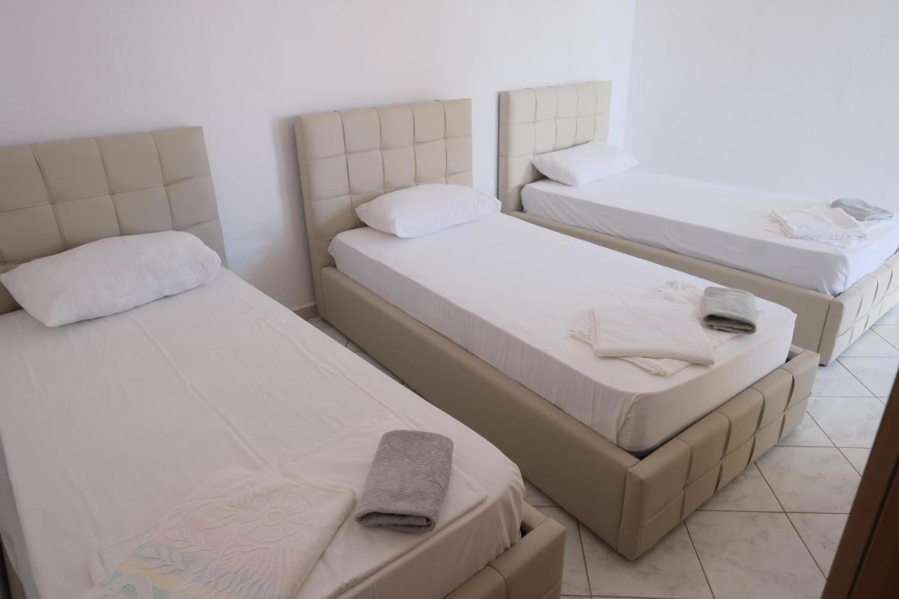 Mehilli Hotel Dhërmi Екстериор снимка