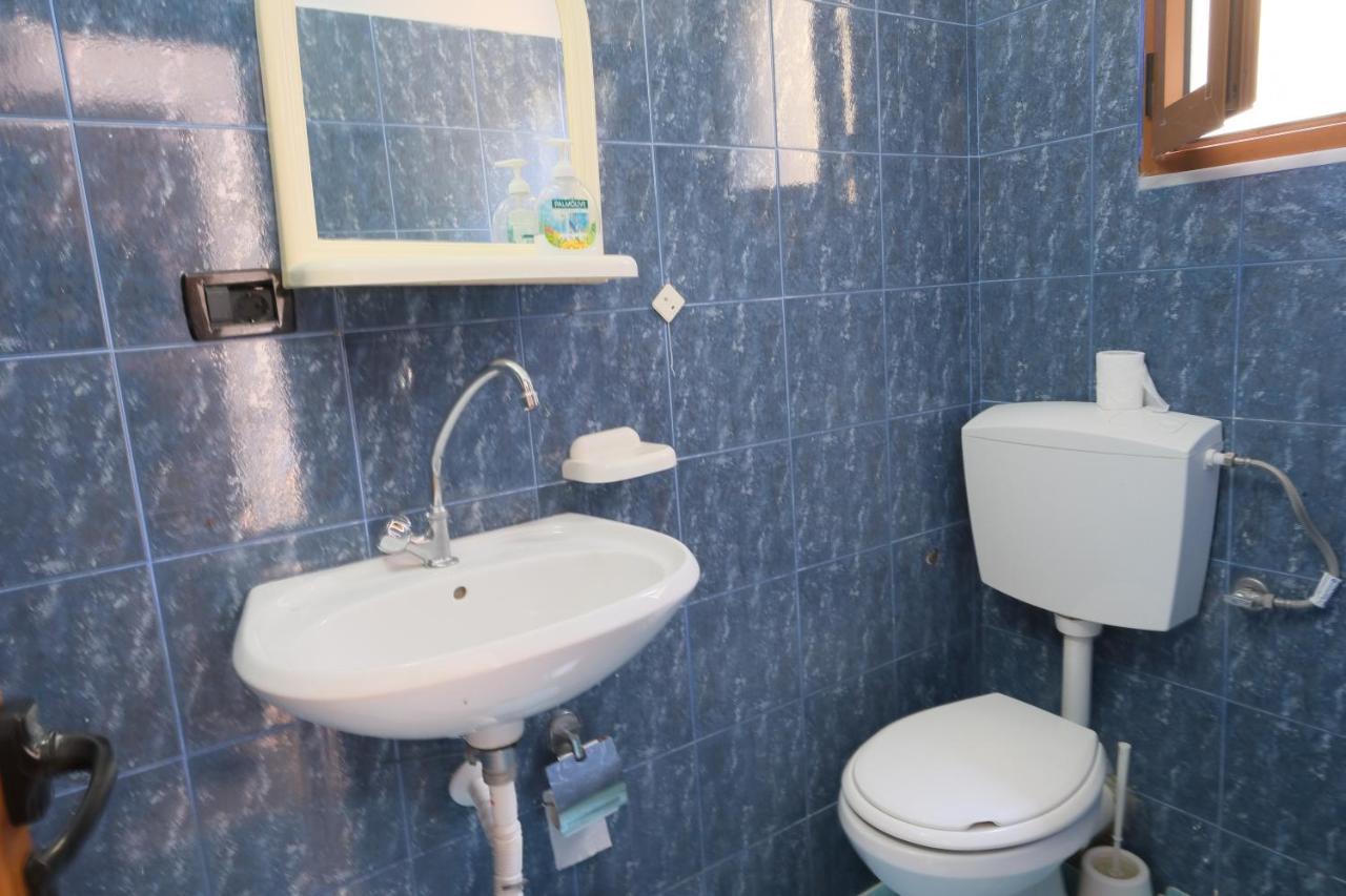 Mehilli Hotel Dhërmi Екстериор снимка